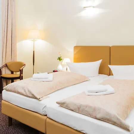 Upper Kurfürstendamm 3*