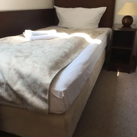 Upper Kurfuerstendamm 3*