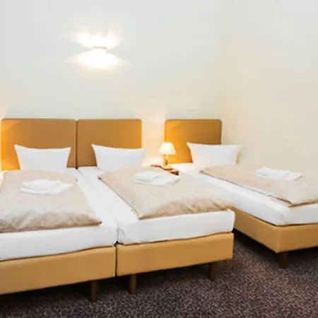 Upper Kurfürstendamm 3*