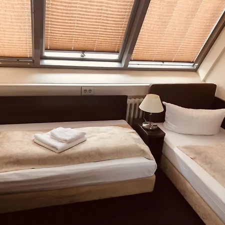 Upper Kurfürstendamm 3*