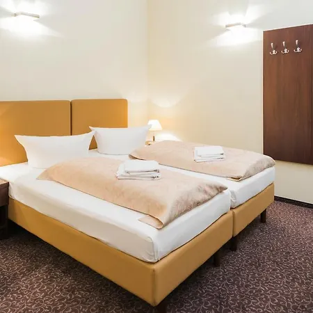 Upper Kurfuerstendamm 3*