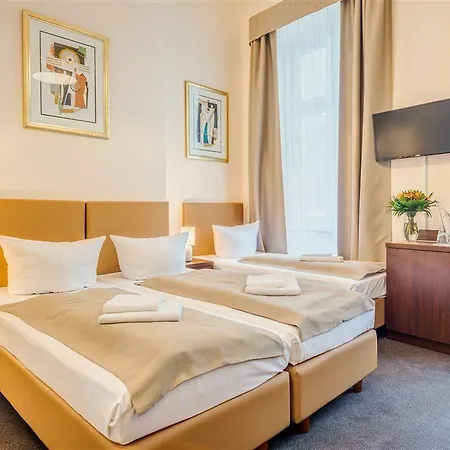 Upper Kurfürstendamm 3*