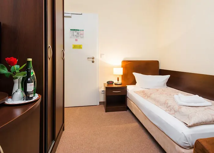 Upper Kurfürstendamm 3*