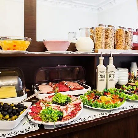 Hotel Upper Kurfürstendamm 3*