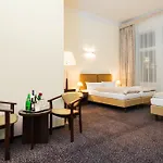 מלון Upper Kurfuerstendamm 3*