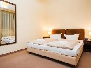 Upper Kurfuerstendamm Hotel 3*