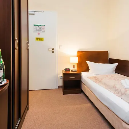 Upper Kurfuerstendamm 3*