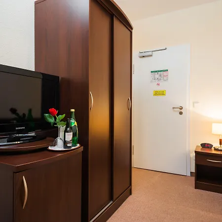 Upper Kurfuerstendamm Ξενοδοχείο Βερολίνο