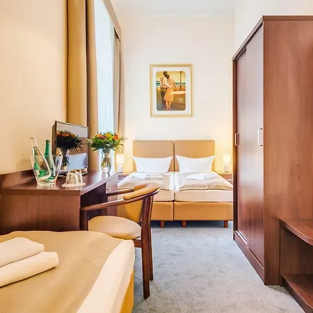 Hotel Upper Kurfuerstendamm 3*