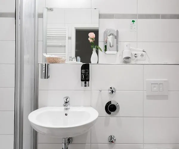 アッパー ルーム クアフュルステンダム ホテル 3*