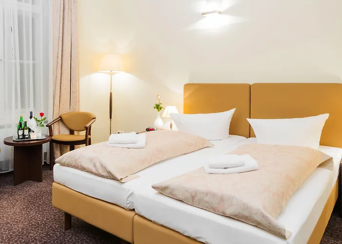 选帝侯大街昂普罗姆酒店 3*