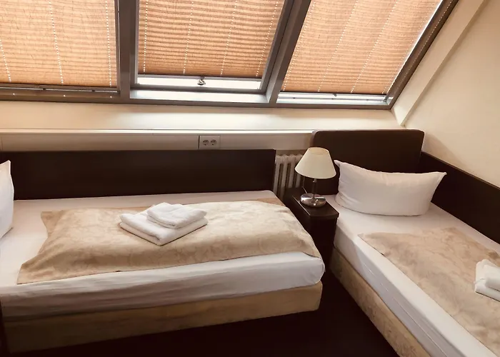 选帝侯大街昂普罗姆酒店 3*